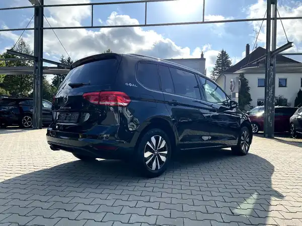 VW TOURAN (4/30)