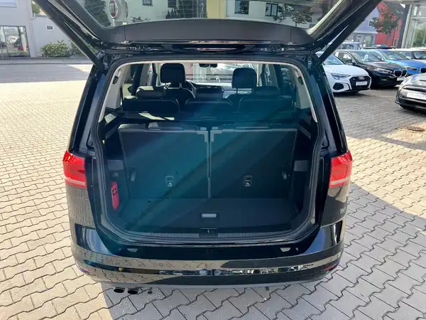 VW TOURAN (7/30)