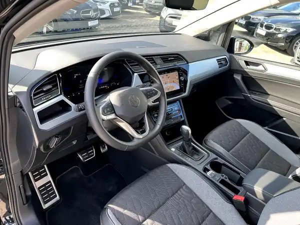 VW TOURAN (10/30)