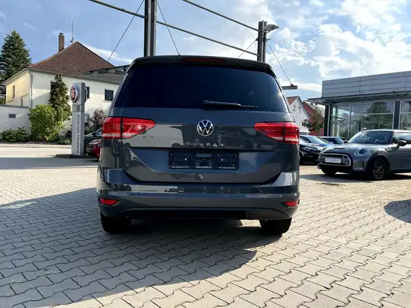 VW TOURAN (3/28)