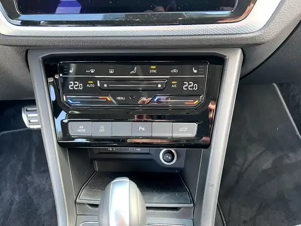 VW TOURAN (25/28)