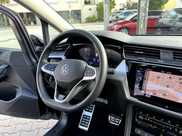 VW TOURAN (27/28)
