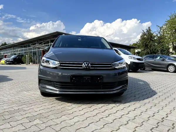 VW TOURAN (5/28)