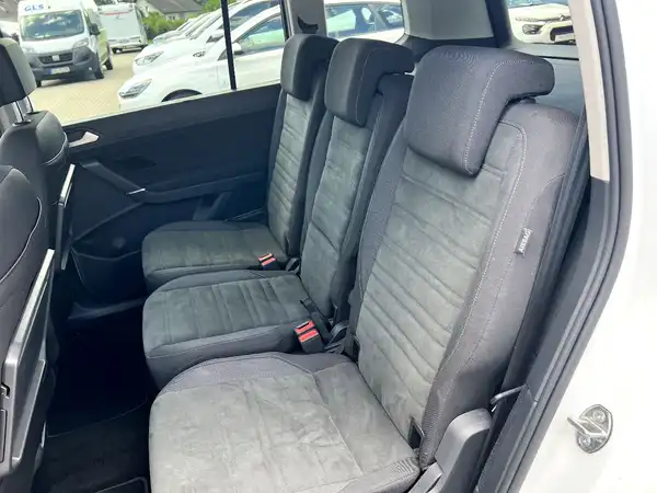 VW TOURAN (13/28)