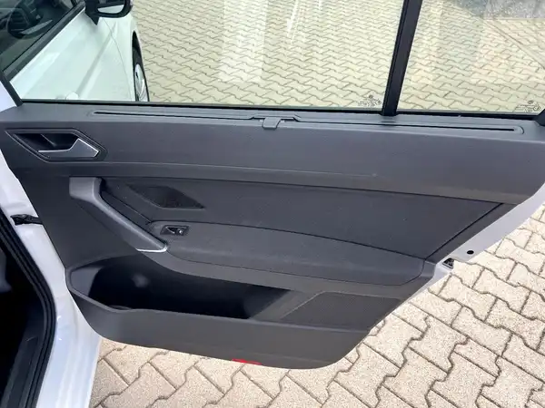 VW TOURAN (14/28)