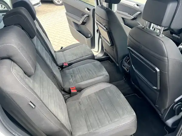 VW TOURAN (15/28)