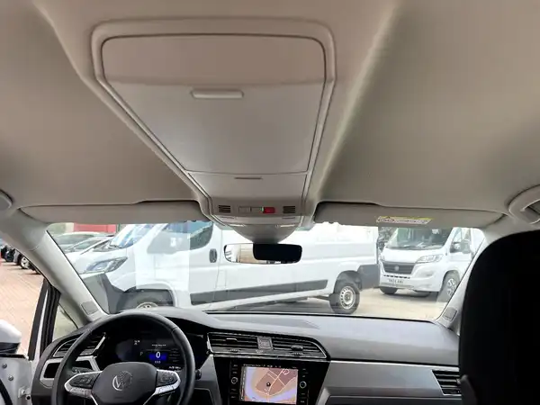 VW TOURAN (19/28)