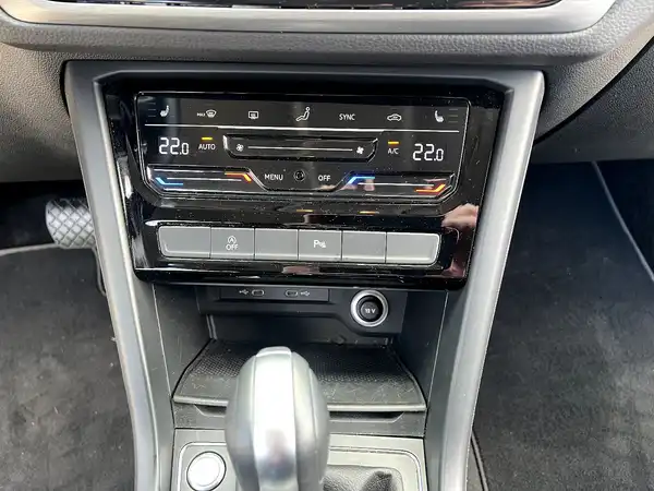 VW TOURAN (25/28)