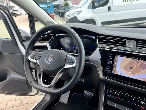 VW TOURAN (27/28)