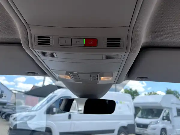 VW TOURAN (28/28)