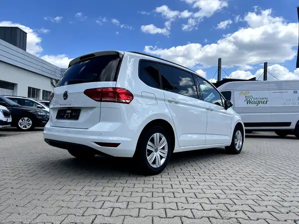 VW TOURAN (4/28)