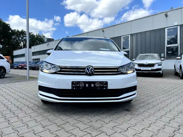VW TOURAN (6/28)