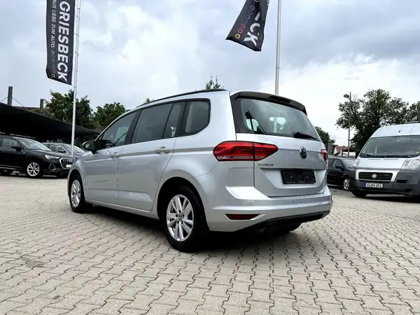 VW TOURAN (2/27)