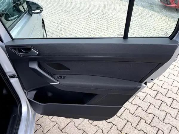 VW TOURAN (14/27)