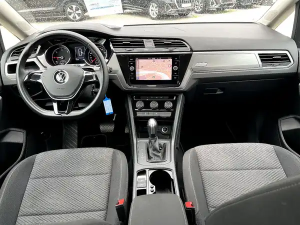VW TOURAN (17/27)