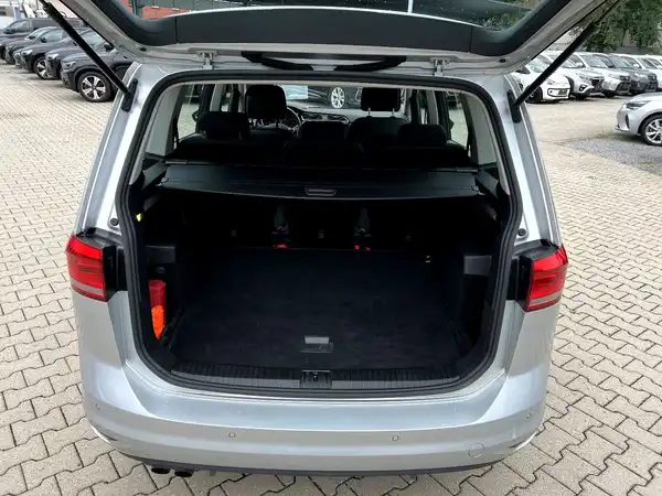 VW TOURAN (7/27)