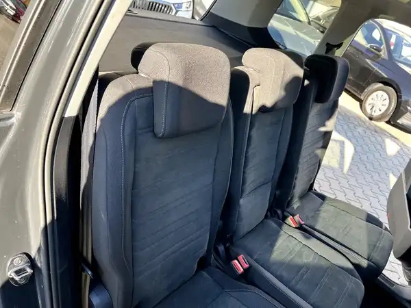 VW TOURAN (17/29)