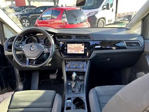 VW TOURAN (19/29)