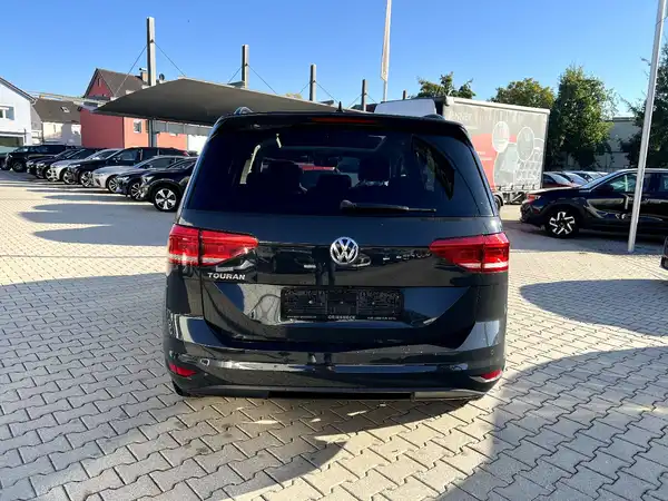 VW TOURAN (3/29)