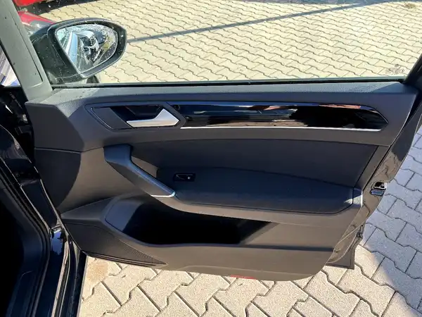 VW TOURAN (21/29)