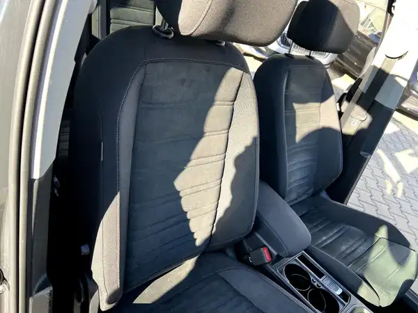 VW TOURAN (23/29)
