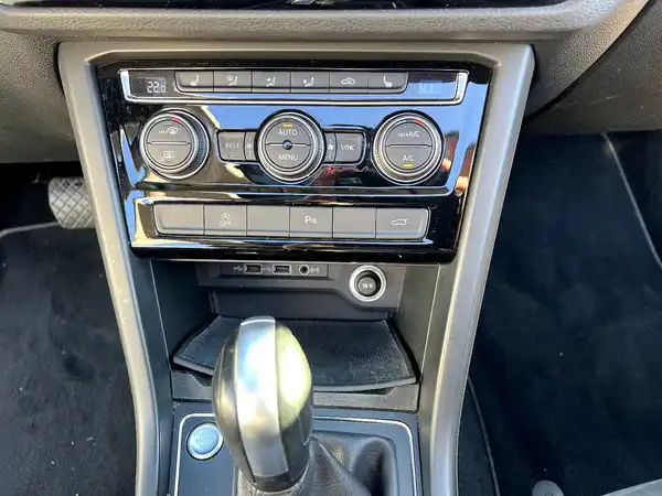 VW TOURAN (26/29)