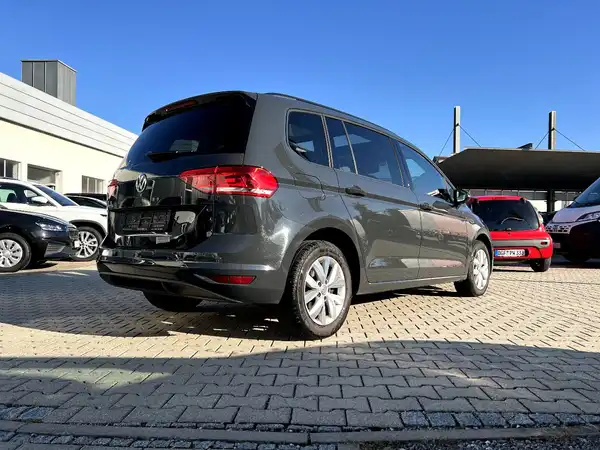 VW TOURAN (4/29)