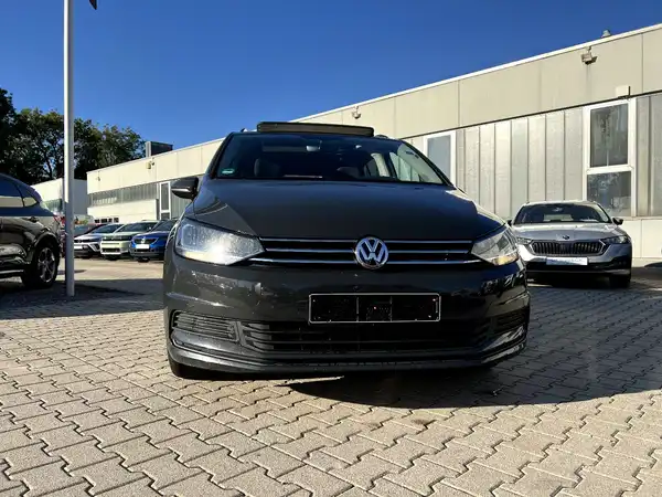 VW TOURAN (5/29)