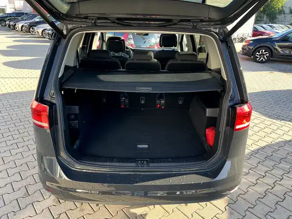 VW TOURAN (7/29)