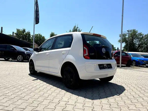 VW UP! (3/27)