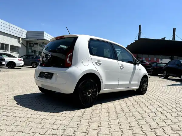 VW UP! (4/27)