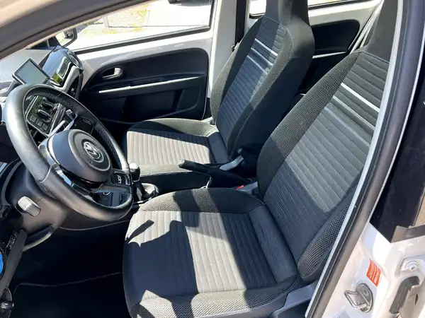 VW UP! (8/27)