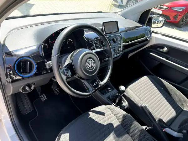 VW UP! (9/27)